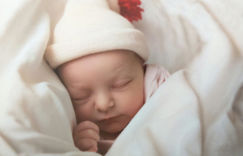 «Y aquí estoy ahora, celebrando el primer mes de mi preciosa hija Ariadna» «Y aquí estoy ahora, celebrando el primer mes de mi preciosa hija Ariadna»